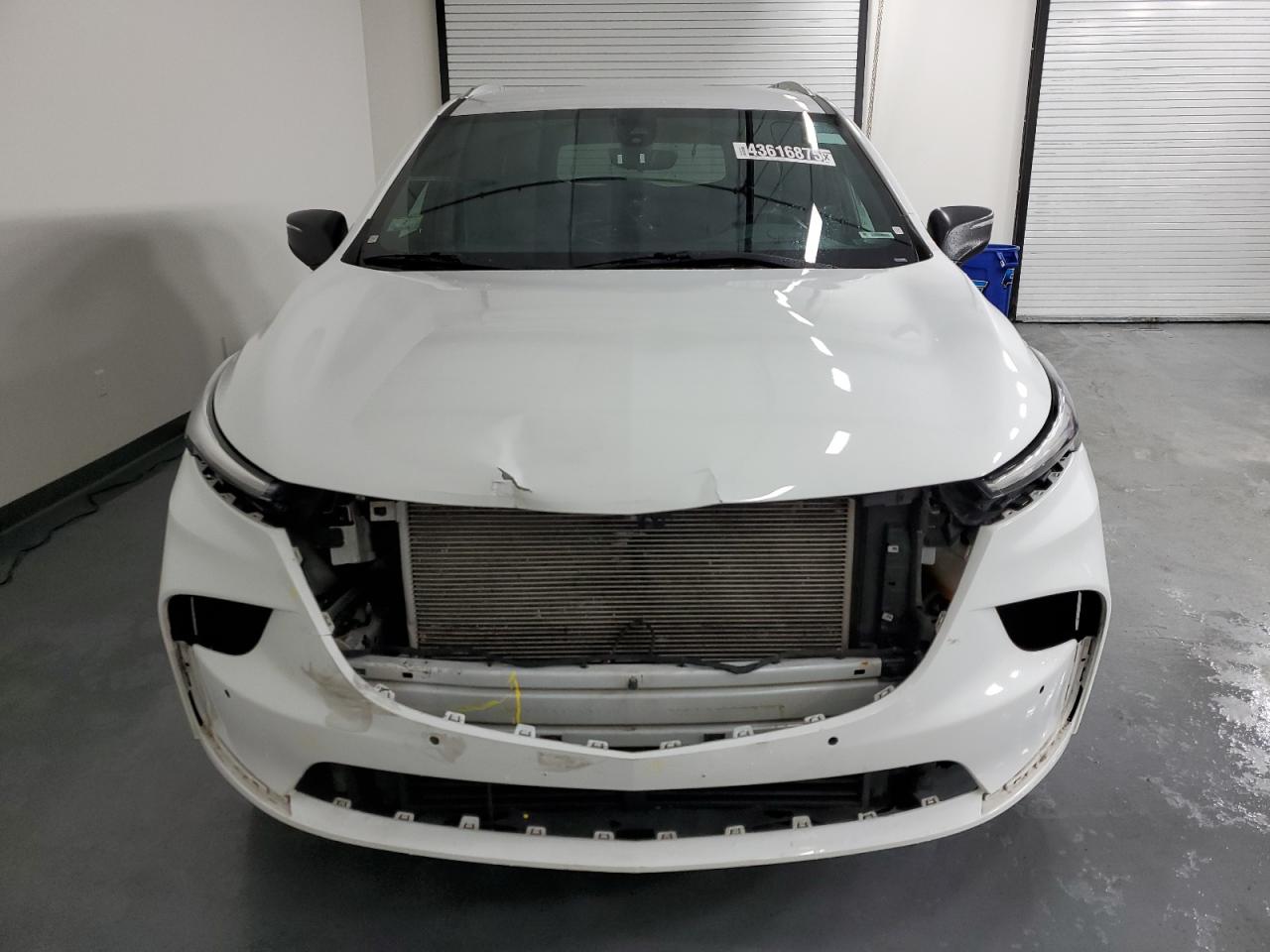 2022 Buick Enclave VIN 5GAERCKW2NJ129066 Copart auction photo, front end / minor dent/scratches damage thumbnail 5