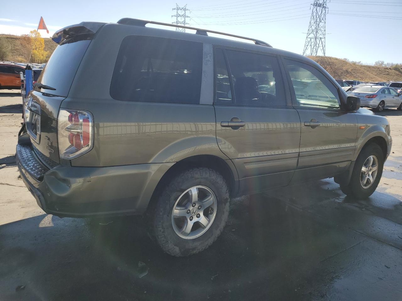 2007 Honda Pilot VIN 2HKYF18547H532713 Copart auction photo, hail / rear end damage thumbnail 3