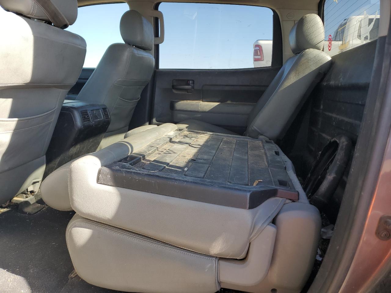 2012 Toyota Tundra VIN 5TFDW5F18CX267833 Copart auction photo, side / minor dent/scratches damage thumbnail 10