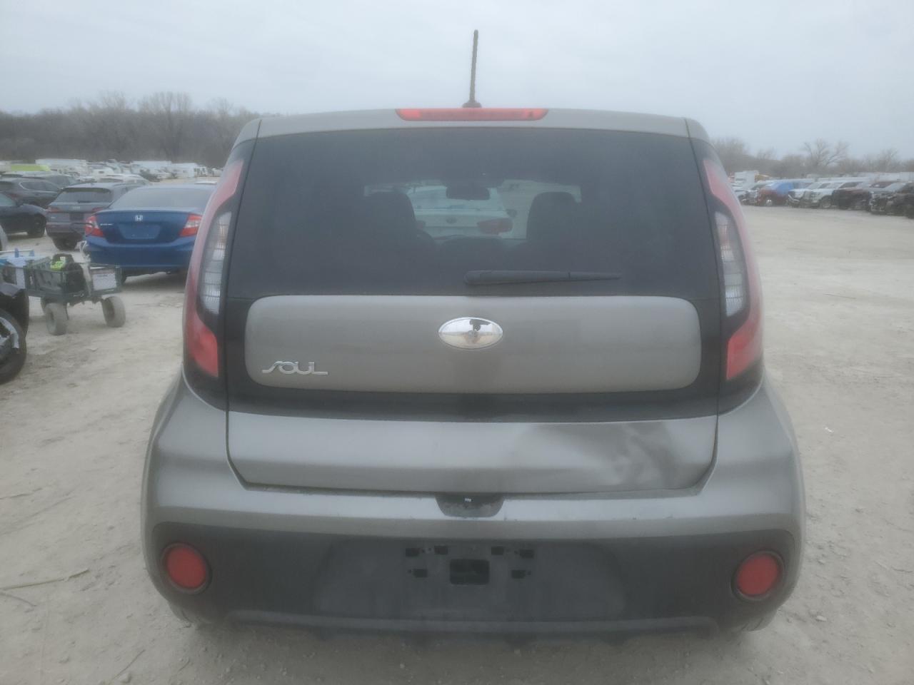 2018 KIA Soul VIN KNDJN2A25J7557111 Copart auction photo, rear end damage thumbnail 6