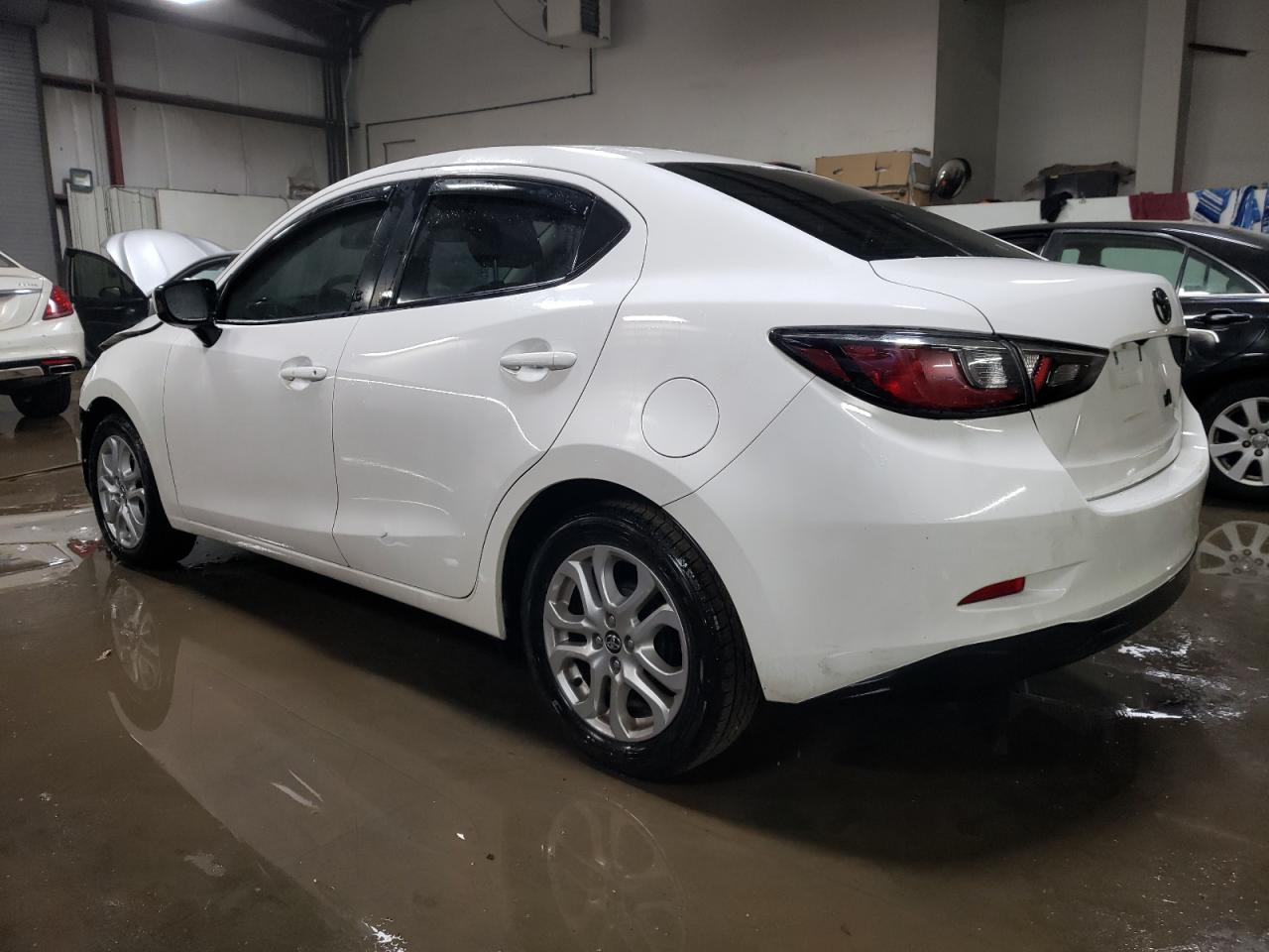 2018 Toyota Yaris VIN 3MYDLBYV1JY302930 Copart auction photo, front end damage thumbnail 2