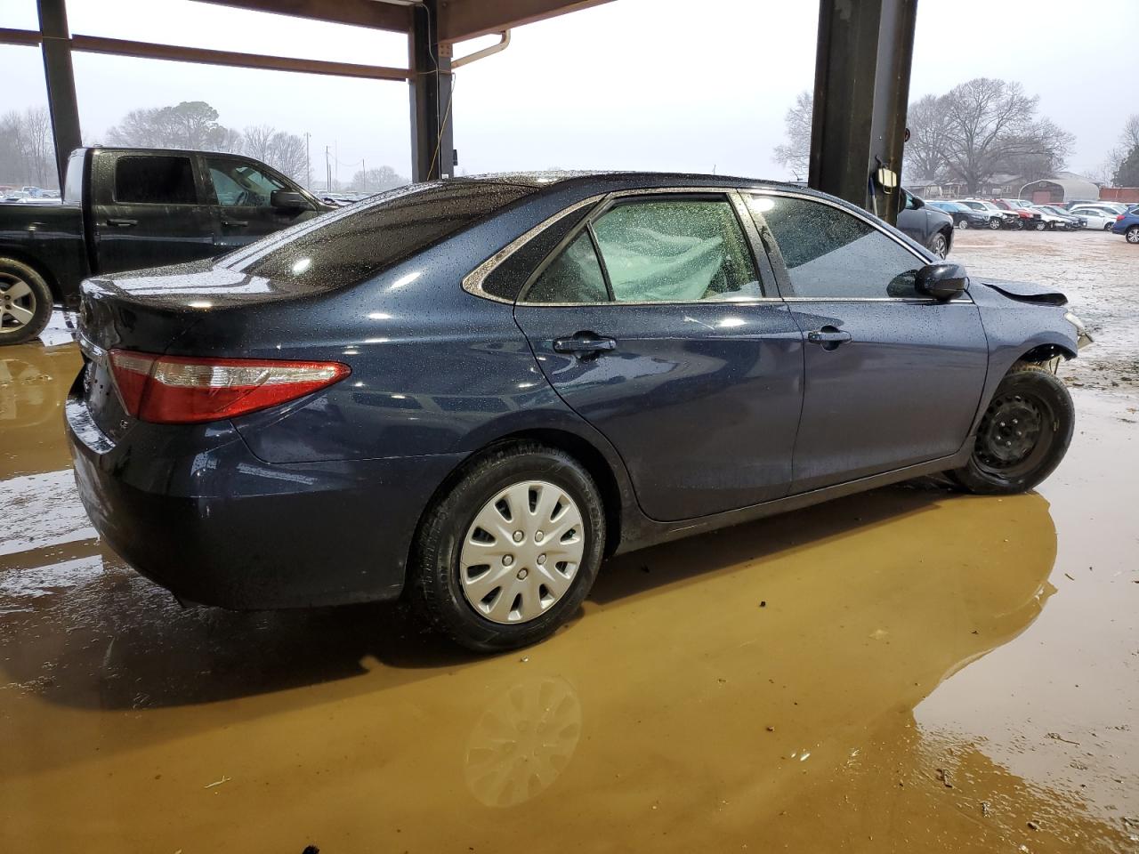 2016 Toyota Camry VIN 4T1BF1FK1GU543863 Copart auction photo, front end damage thumbnail 3