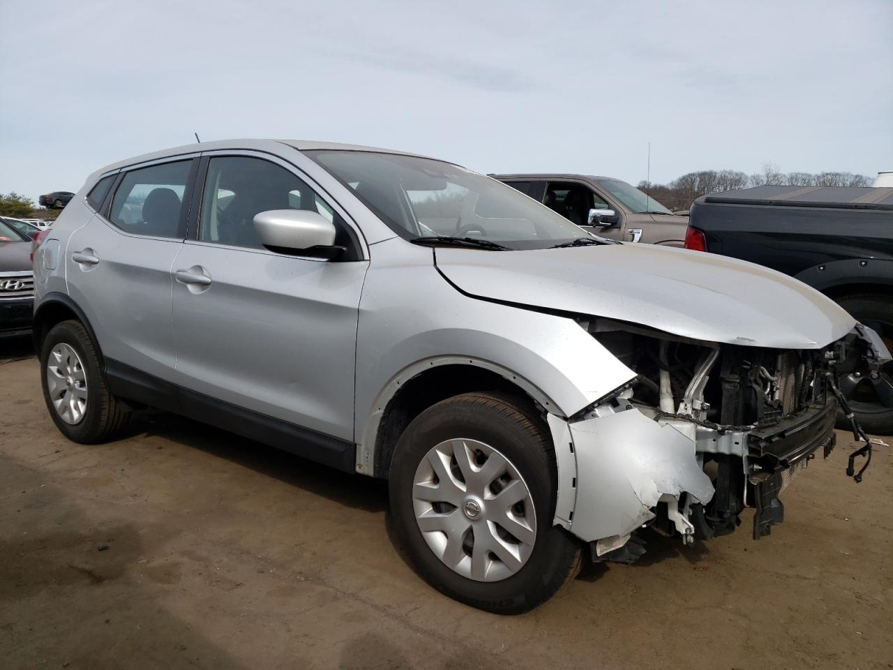2020 Nissan Rogue VIN JN1BJ1CW1LW645367 Copart auction photo, front end / minor dent/scratches damage thumbnail 4