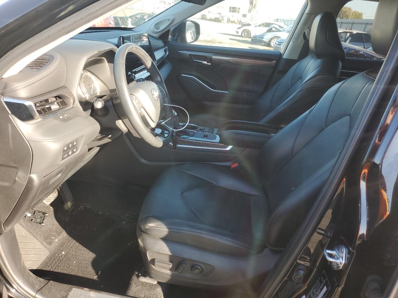 2022 Toyota Highlander VIN 5TDXBRCH3NS556094 Copart auction photo, front end / side damage thumbnail 7