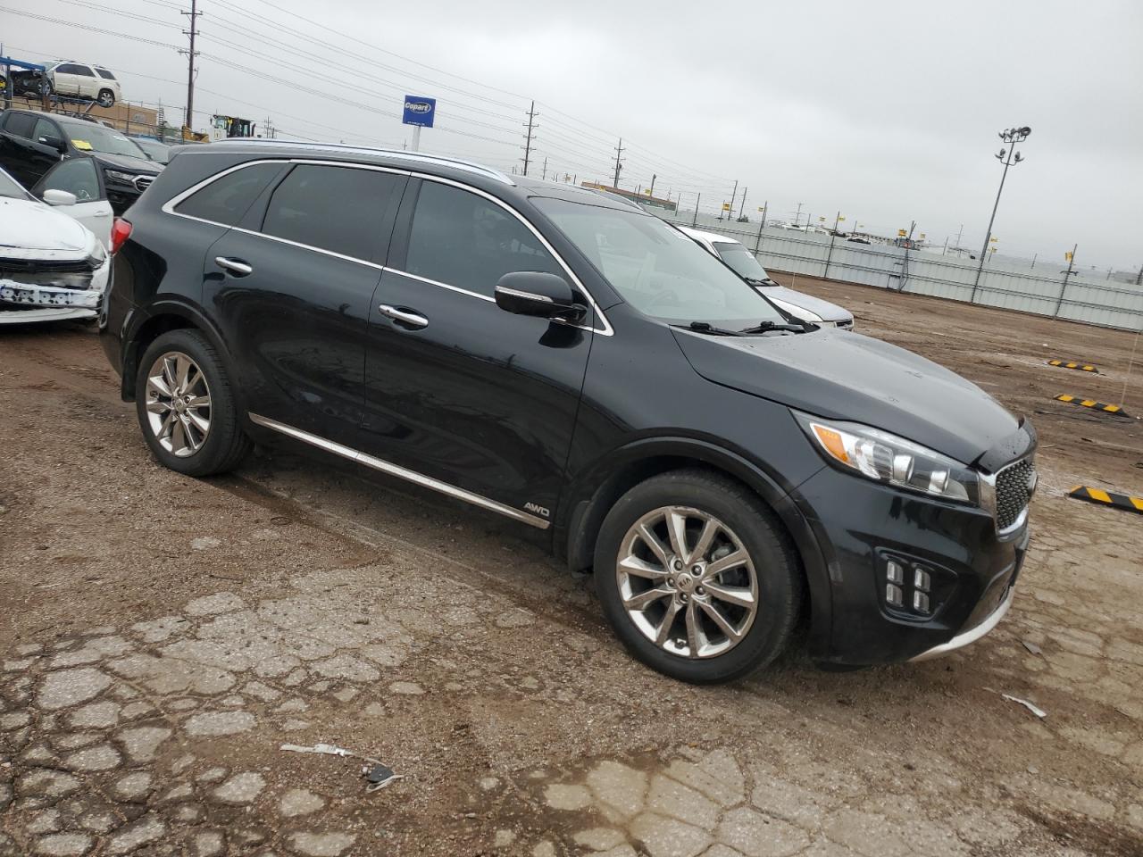 2017 KIA Sorento VIN 5XYPKDA57HG243661 Copart auction photo, front end / side damage thumbnail 4
