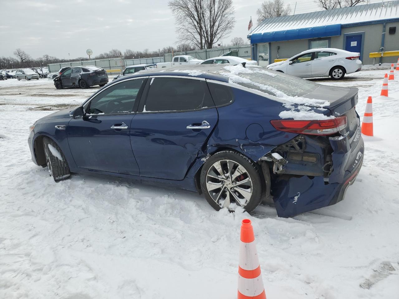 2016 KIA Optima VIN 5XXGW4L2XGG041293 Copart auction photo, rear end / side damage thumbnail 2