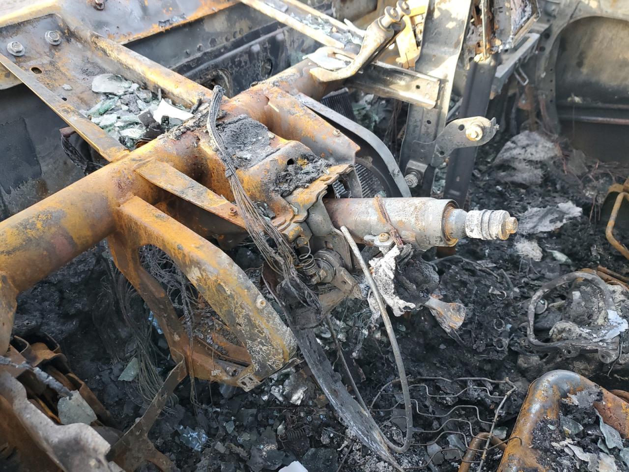 2015 Dodge Caravan VIN 2C4RDGBGXFR683001 Copart auction photo, burn damage thumbnail 9