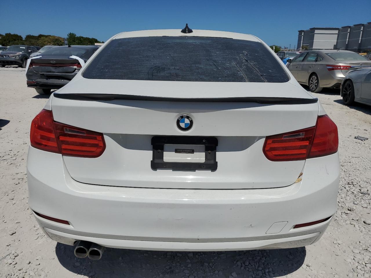 2013 BMW 3er VIN WBA3A5C58DF359403 Copart auction photo, normal wear damage thumbnail 6