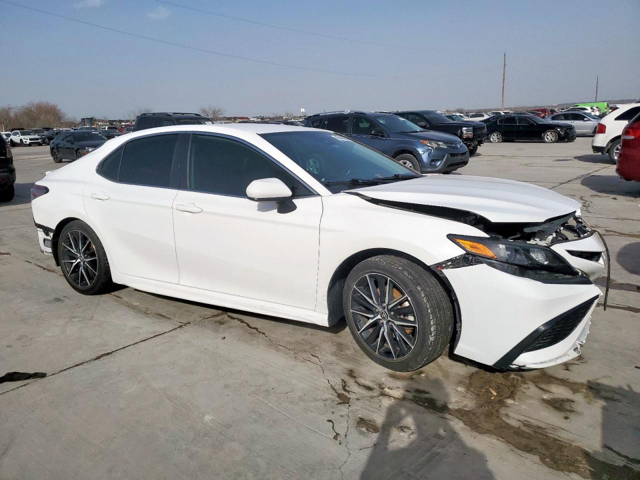 2021 Toyota Camry VIN 4T1G11AK4MU542052 Copart auction photo, front end / rear end damage thumbnail 4