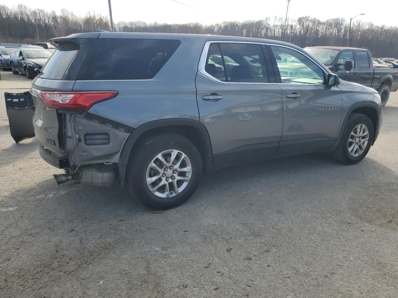 2019 Chevrolet Traverse VIN 1GNERFKW6KJ300159 Copart auction photo, rear end / side damage thumbnail 3