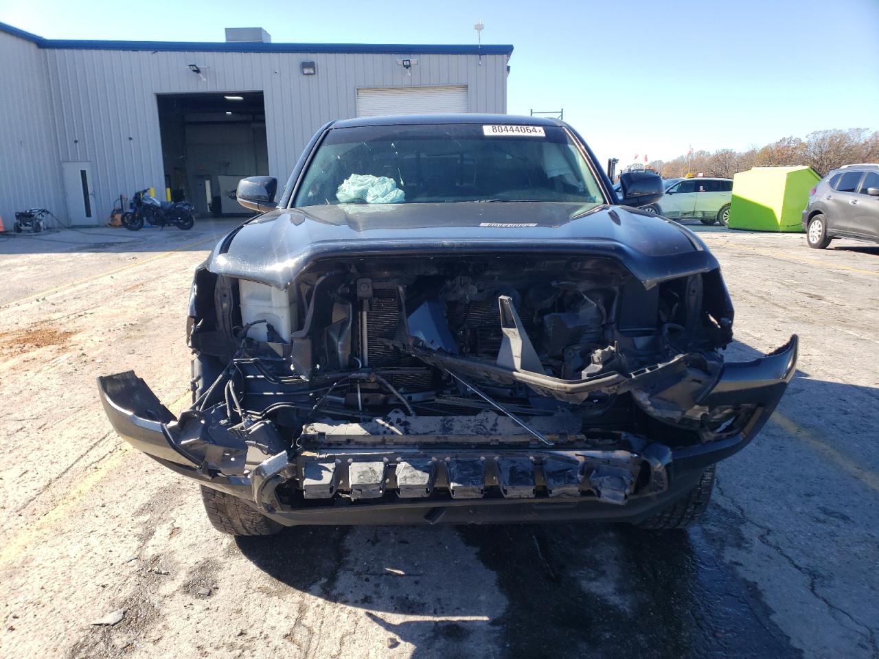 2016 Toyota Tacoma VIN 3TMCZ5AN8GM022281 Copart auction photo, front end damage thumbnail 5