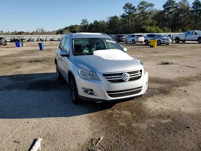 2010 Volkswagen Tiguan VIN WVGAV7AX2AW516316 Copart auction photo, front end damage thumbnail 12