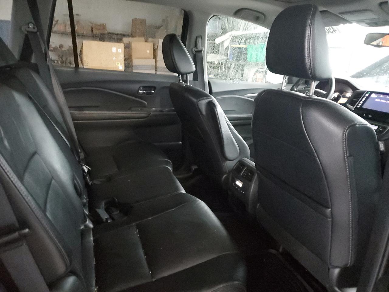2016 Honda Pilot VIN 5FNYF5H63GB044030 Copart auction photo, rear end damage thumbnail 11