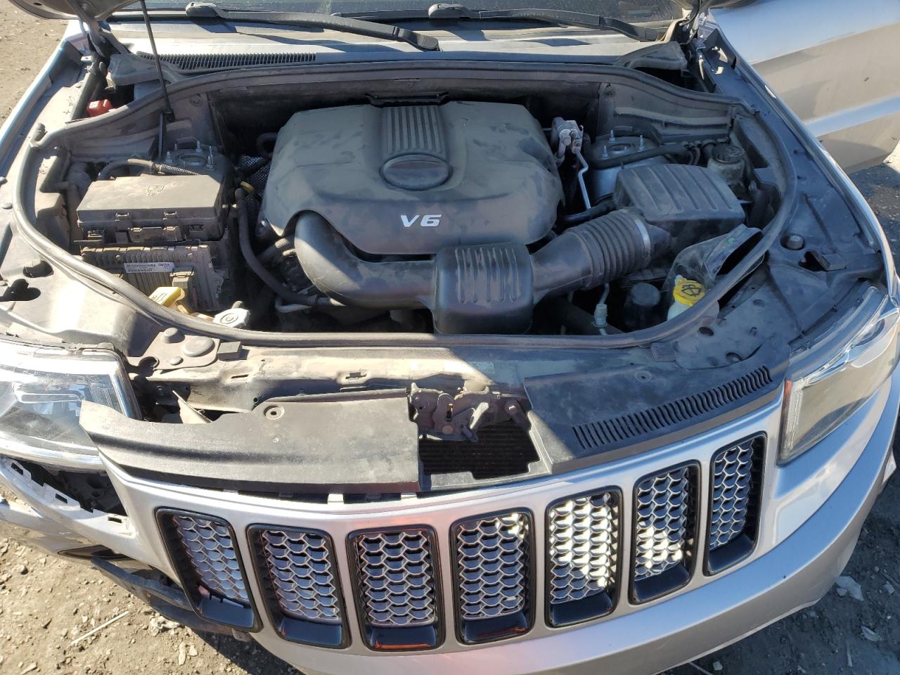 2015 Jeep Grand Cherokee VIN 1C4RJFAG7FC136054 Copart auction photo, front end / side damage thumbnail 13