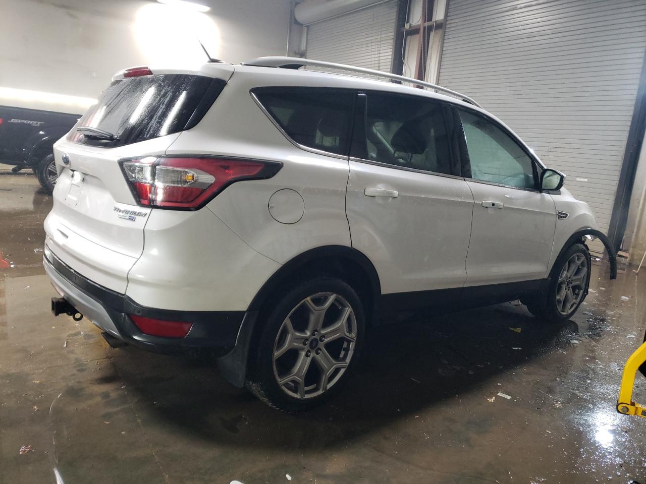 2017 Ford Escape VIN 1FMCU9J95HUB42170 Copart auction photo, front end damage thumbnail 3