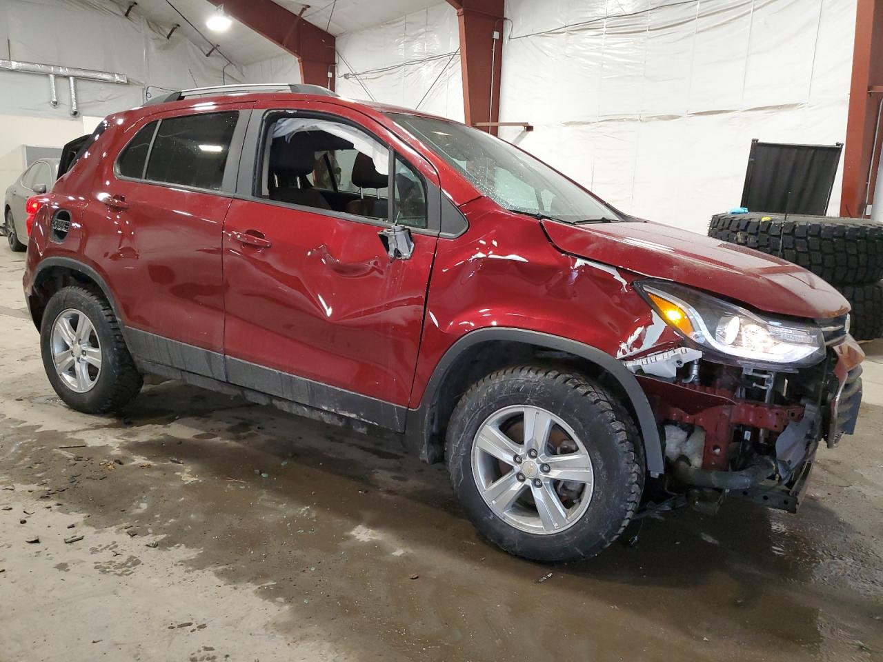 2021 Chevrolet Trax VIN KL7CJPSBXMB357629 Copart auction photo, front end / side damage thumbnail 4
