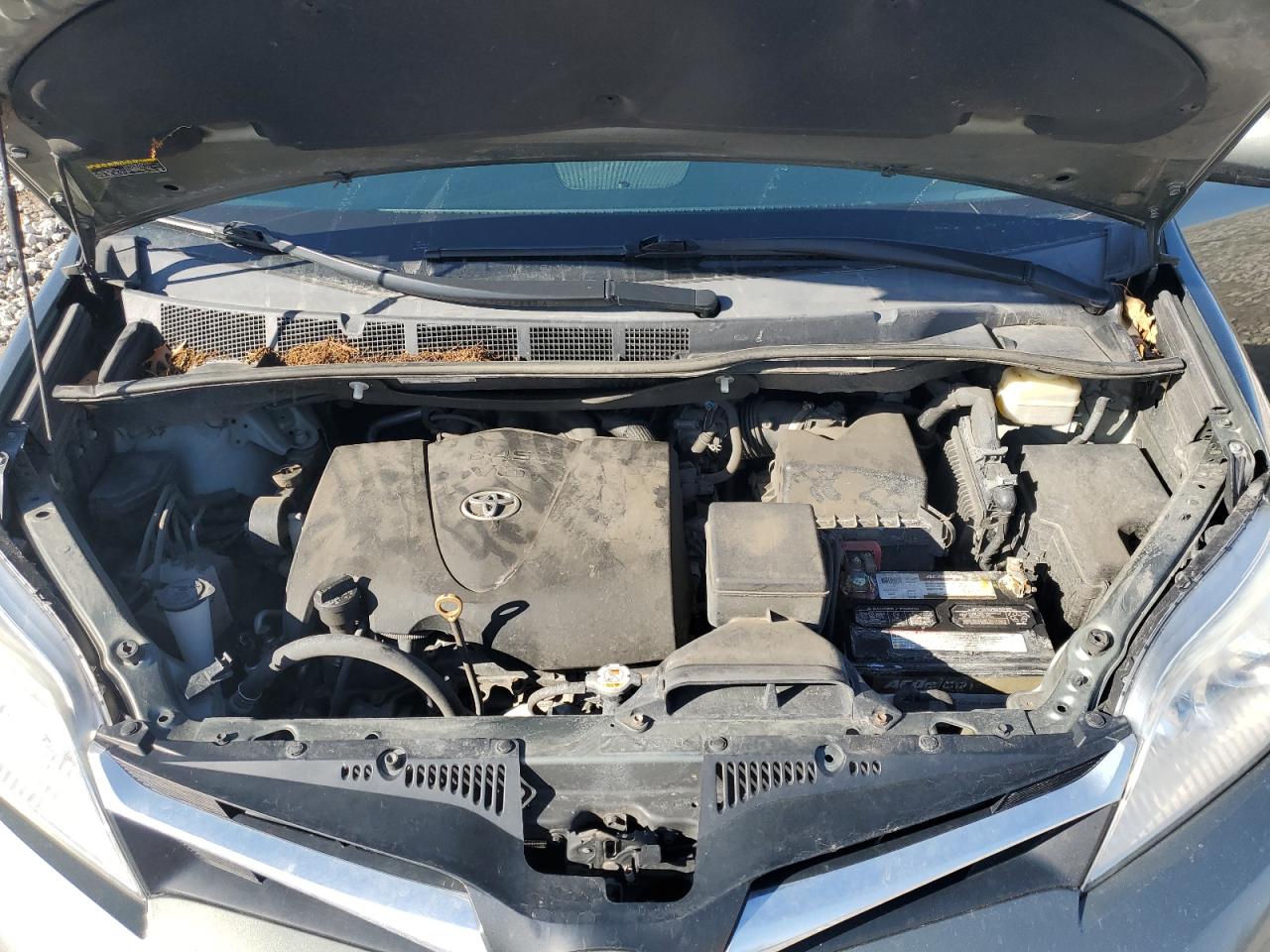 2018 Toyota Sienna VIN 5TDKZ3DC6JS939172 Copart auction photo, rear end damage thumbnail 12
