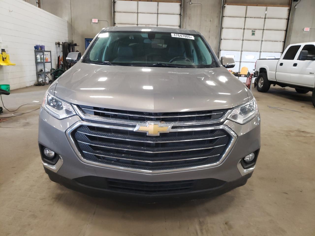 2019 Chevrolet Traverse VIN 1GNEVHKW6KJ249799 Copart auction photo, front end damage thumbnail 5