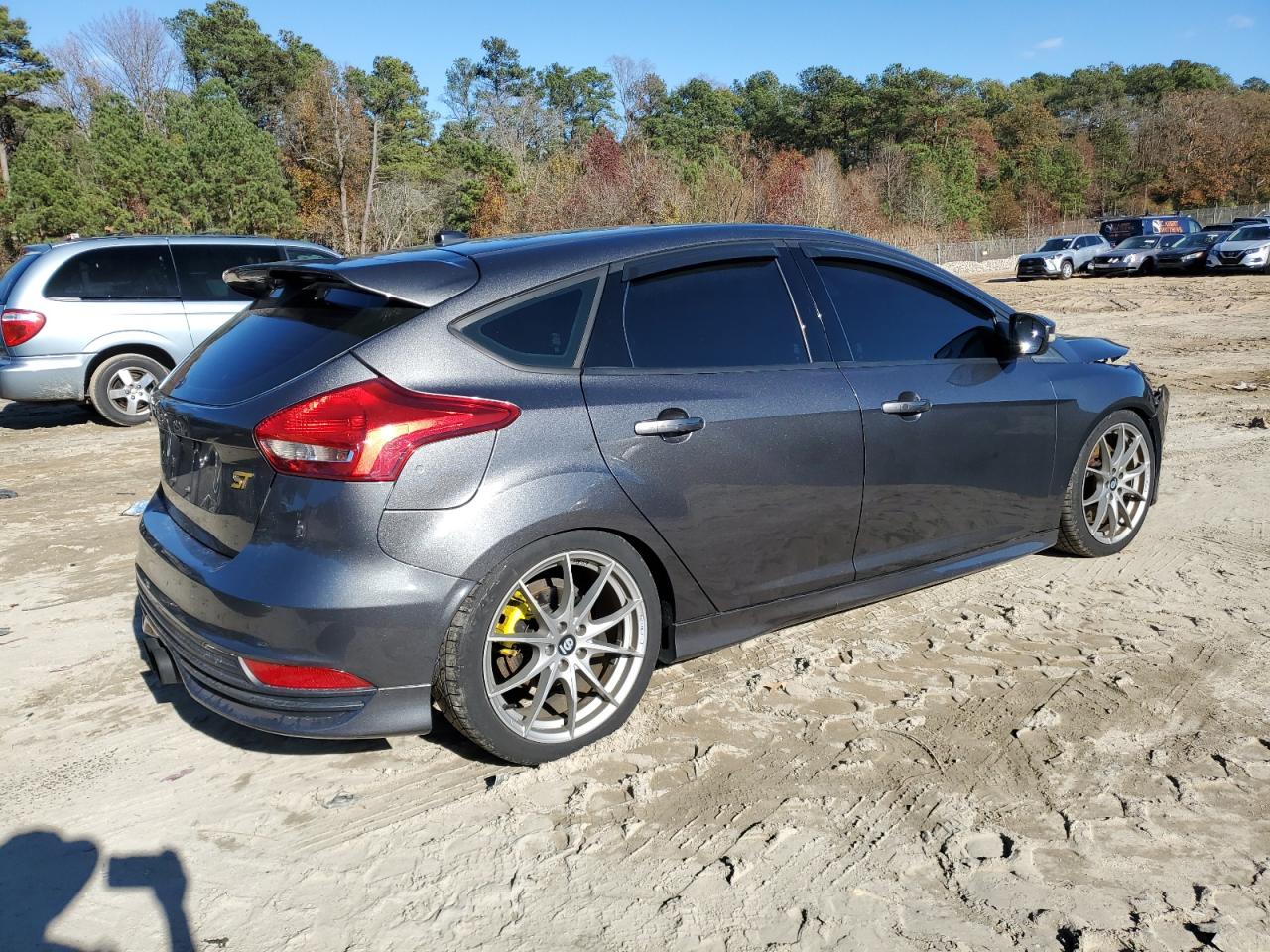 2018 Ford Focus VIN 1FADP3L99JL234782 Copart auction photo, front end / minor dent/scratches damage thumbnail 3