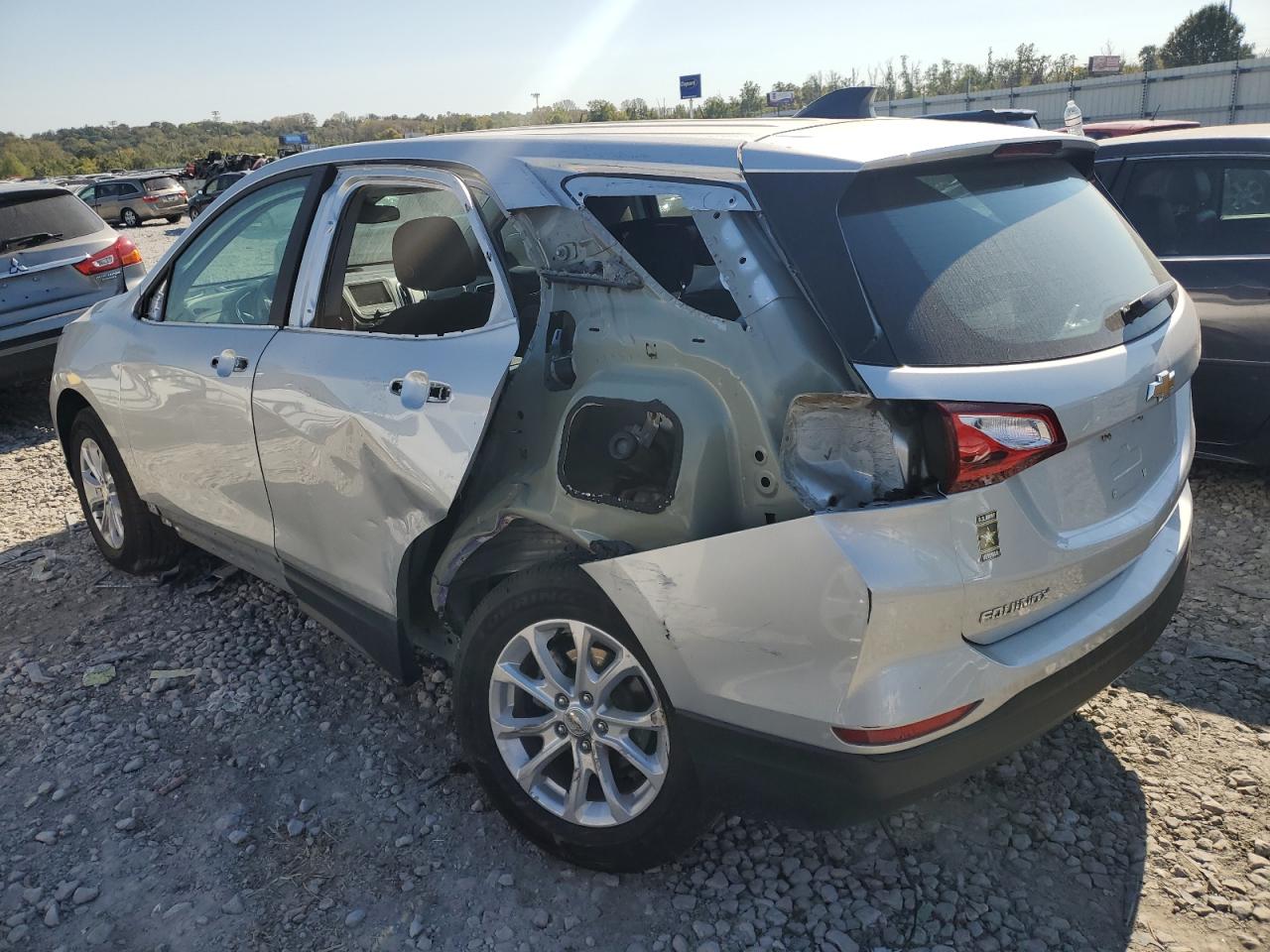2020 Chevrolet Equinox VIN 3GNAXHEV1LS559984 Copart auction photo, rear end / side damage thumbnail 2