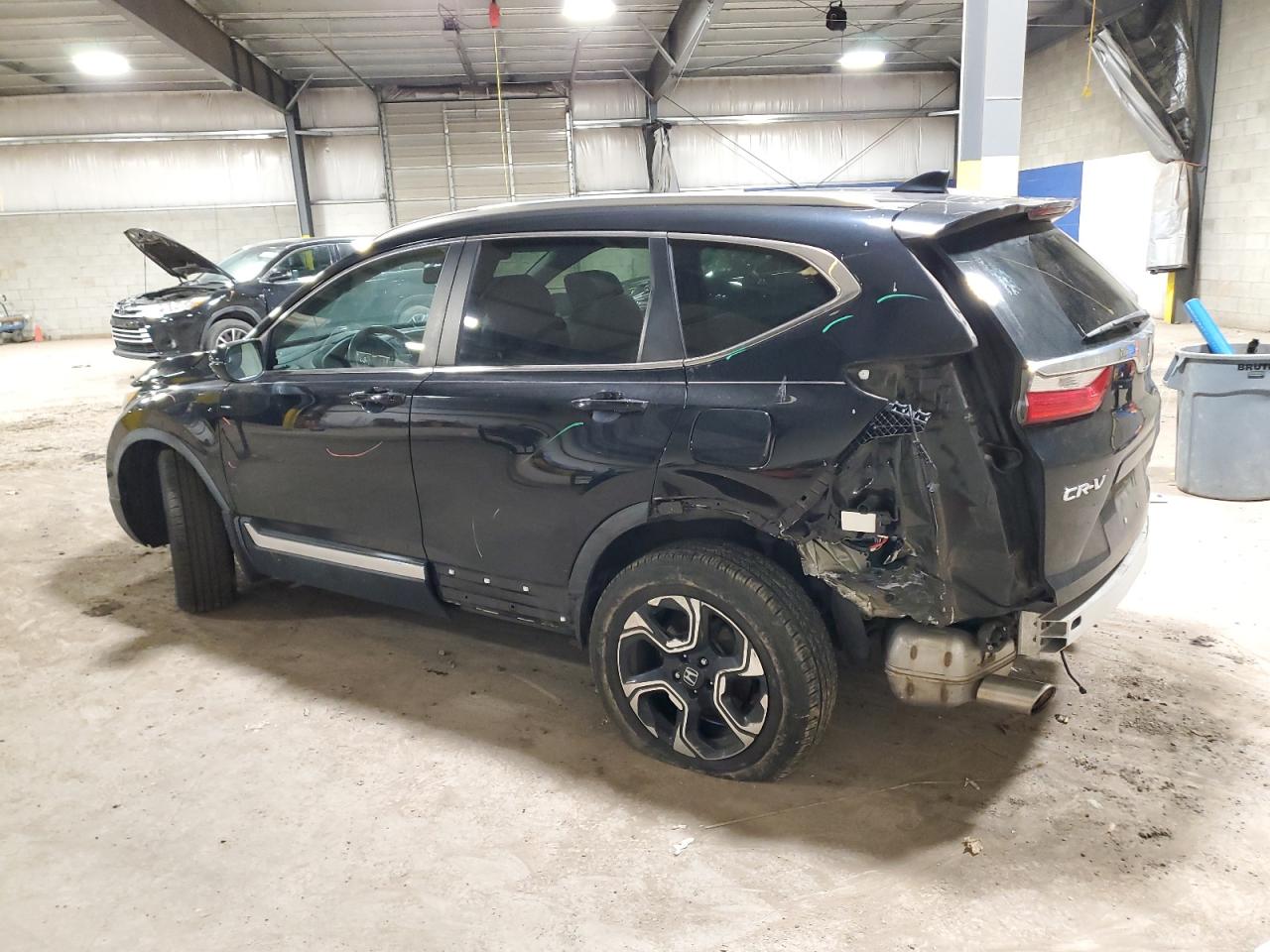 2017 Honda CR-V VIN 2HKRW2H94HH635323 Copart auction photo, side / rear end damage thumbnail 2