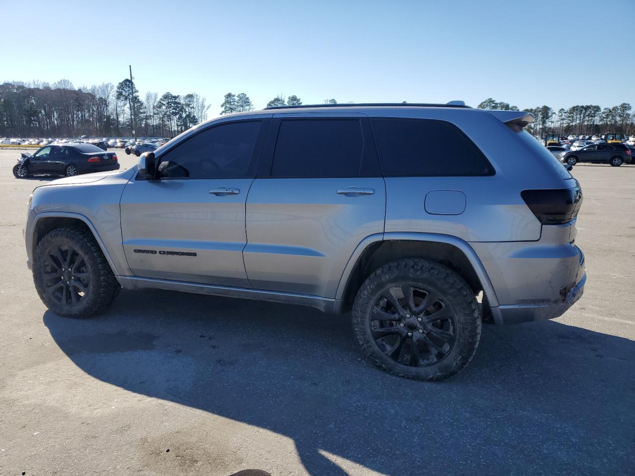 2018 Jeep Grand Cherokee VIN 1C4RJFAG2JC217861 Copart auction photo, front end damage thumbnail 2
