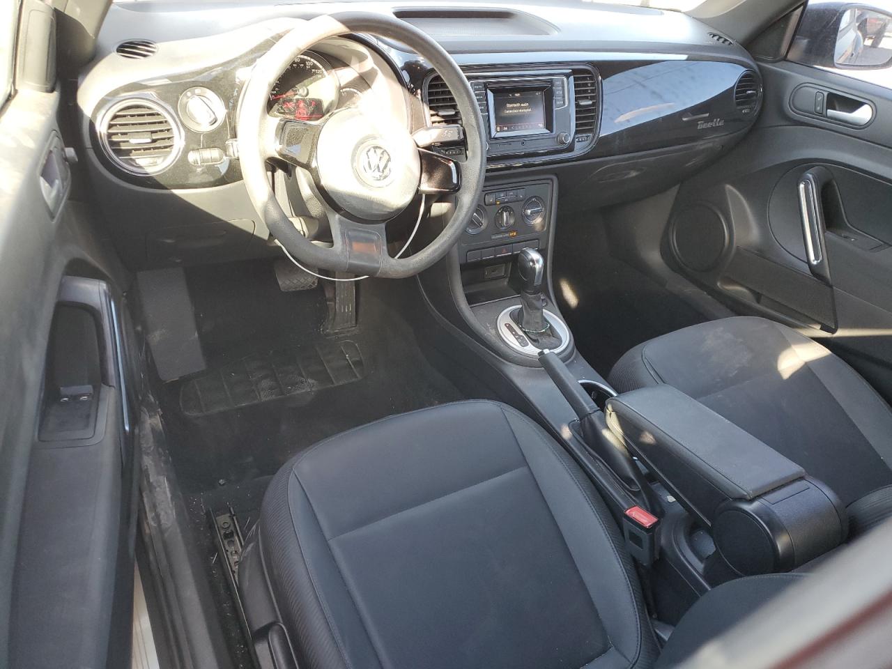 2016 Volkswagen Beetle VIN 3VWF17ATXGM610579 Copart auction photo, rear end / minor dent/scratches damage thumbnail 8