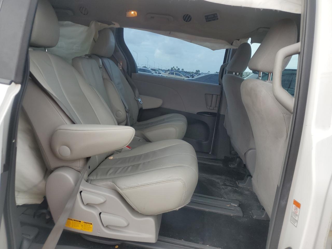 2015 Toyota Sienna VIN 5TDZK3DC3FS553416 Copart auction photo, all over damage thumbnail 11