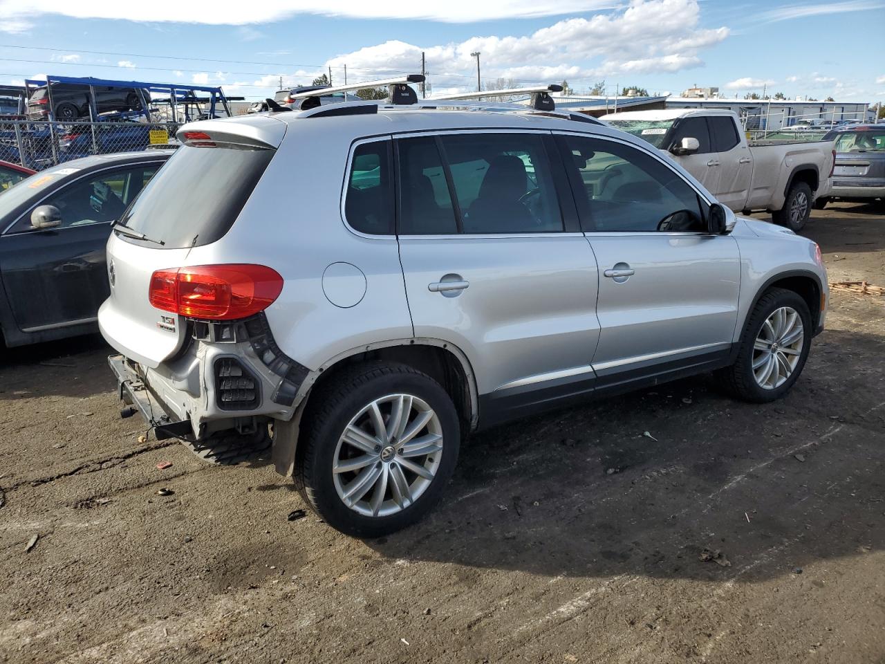 2016 Volkswagen Tiguan VIN WVGBV7AX1GW520936 Copart auction photo, rear end damage thumbnail 3