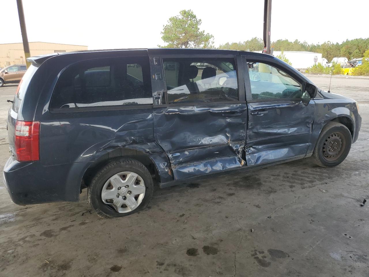2009 Dodge Caravan VIN 1D8HN44E49B501946 Copart auction photo, side / undercarriage damage thumbnail 3