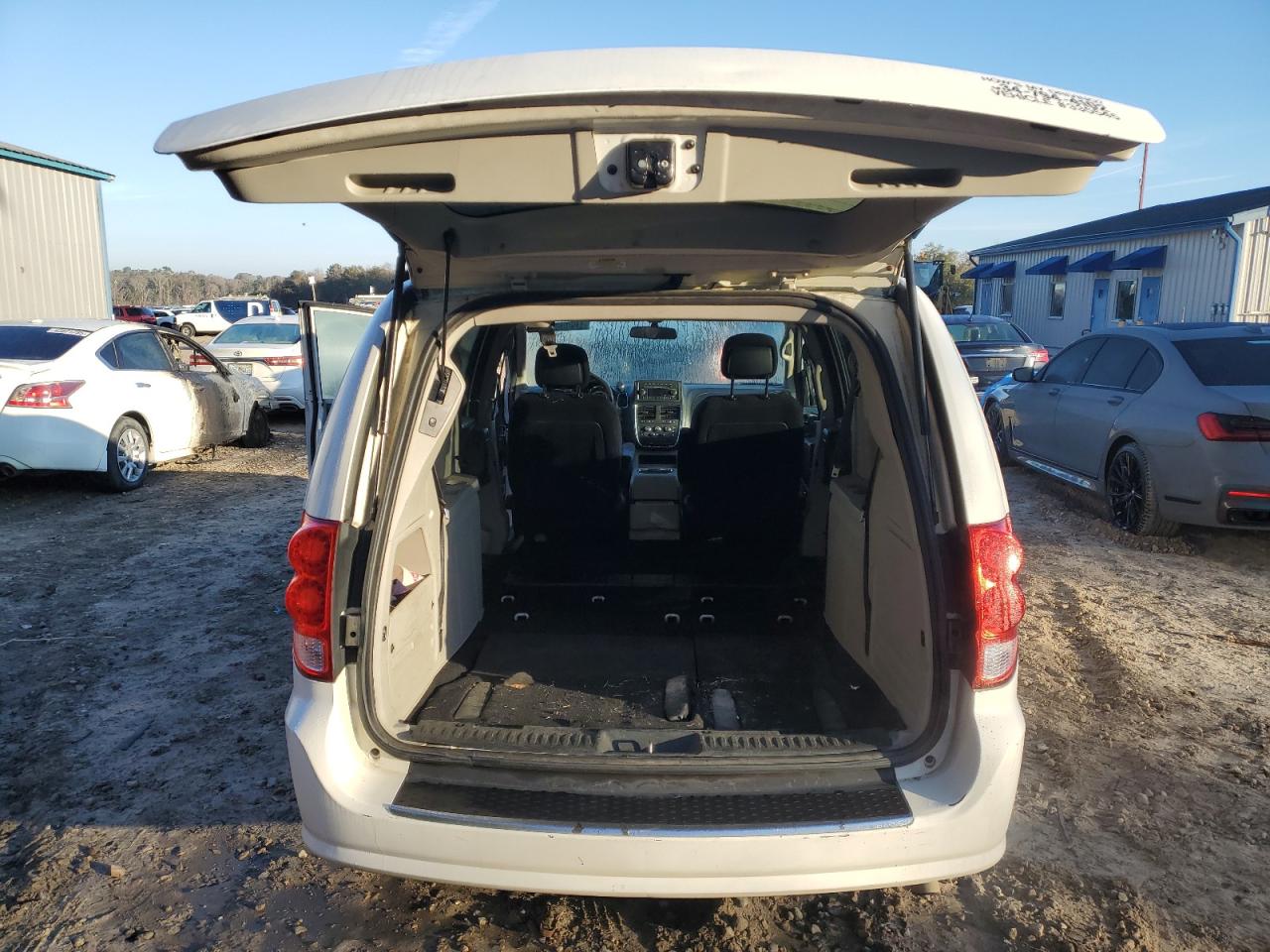 2012 Dodge Caravan VIN 2C4RDGCG5CR255847 Copart auction photo, minor dent/scratches damage thumbnail 10
