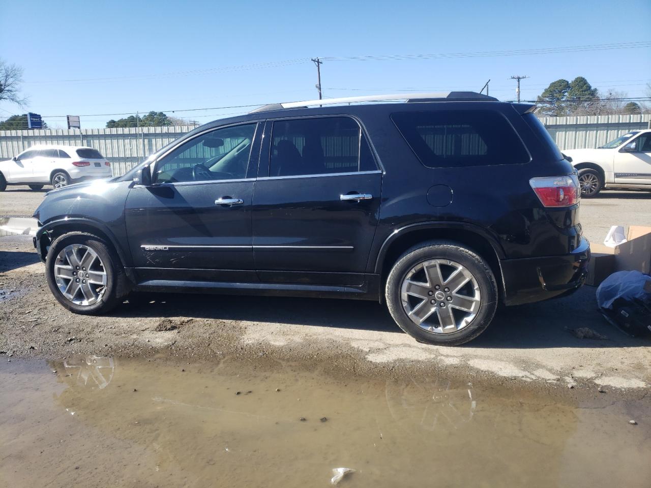 2011 GMC Acadia VIN 1GKKRTED4BJ294869 Copart auction photo, front end damage thumbnail 2