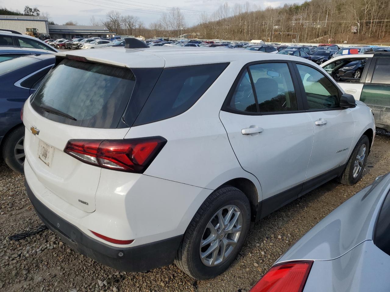 2022 Chevrolet Equinox VIN 2GNAX5EVXN6126261 Copart auction photo, all over damage thumbnail 3