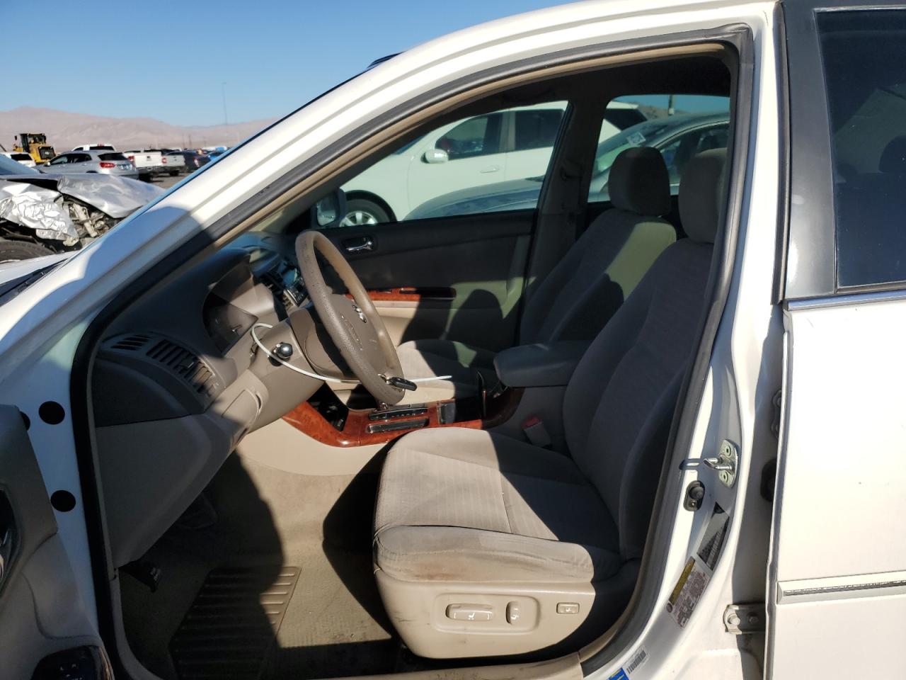 2005 Toyota Camry VIN 4T1BE32KX5U632087 Copart auction photo, minor dent/scratches damage thumbnail 7