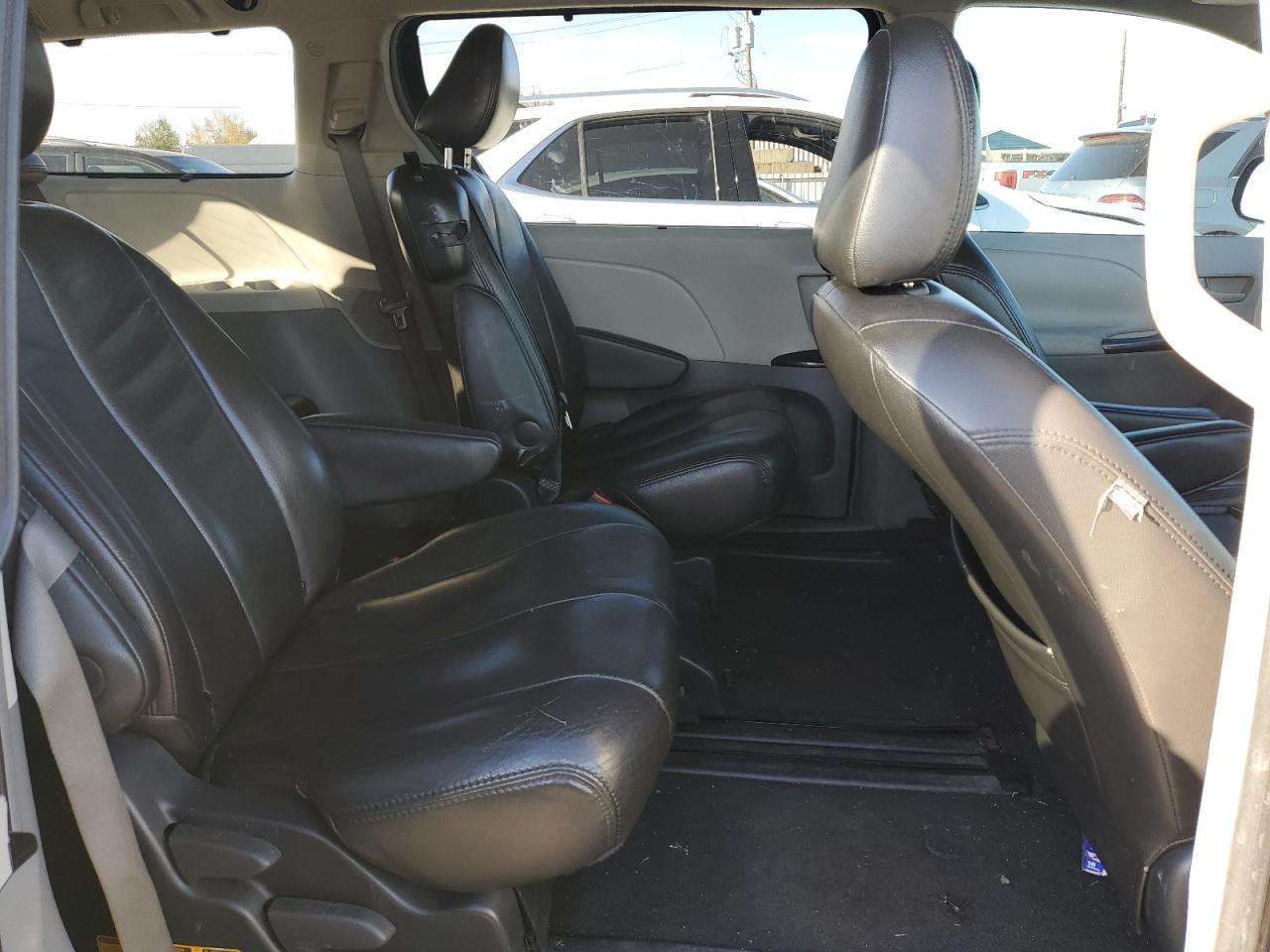 2011 Toyota Sienna VIN 5TDXK3DC4BS057073 Copart auction photo, side damage thumbnail 11