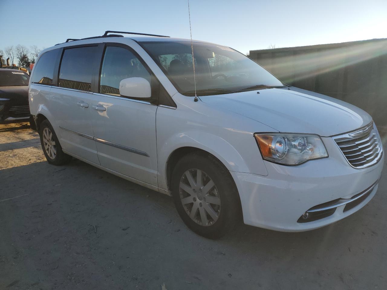 2015 Chrysler Town & Country VIN 2C4RC1BG8FR577422 Copart auction photo, rear end damage thumbnail 4