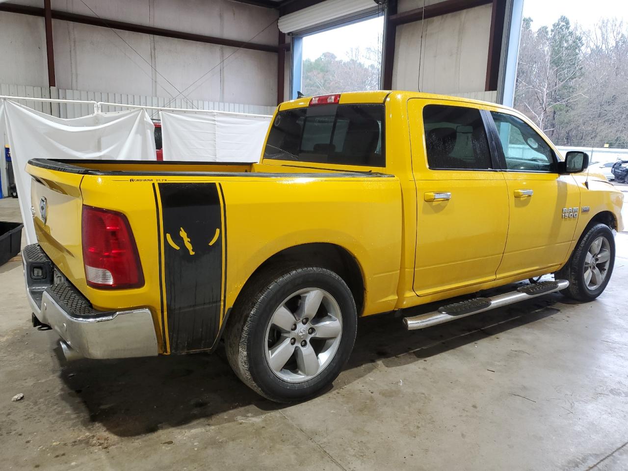 2016 RAM 1500 VIN 1C6RR6LT7GS341116 Copart auction photo, front end / minor dent/scratches damage thumbnail 3