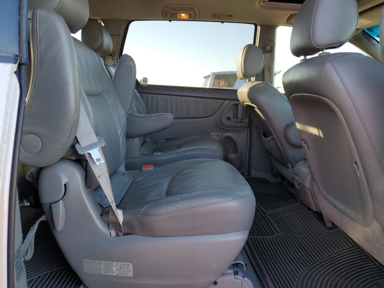 2008 Toyota Sienna VIN 5TDBK22C78S014508 Copart auction photo, front end damage thumbnail 11