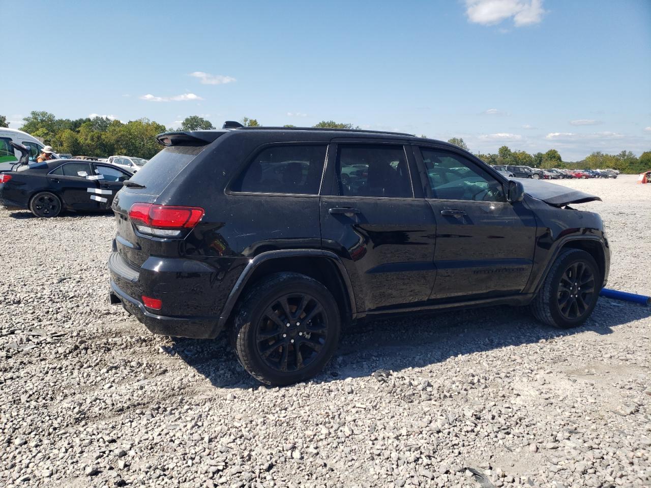 2021 Jeep Grand Cherokee VIN 1C4RJEAG3MC539262 Copart auction photo, front end damage thumbnail 3