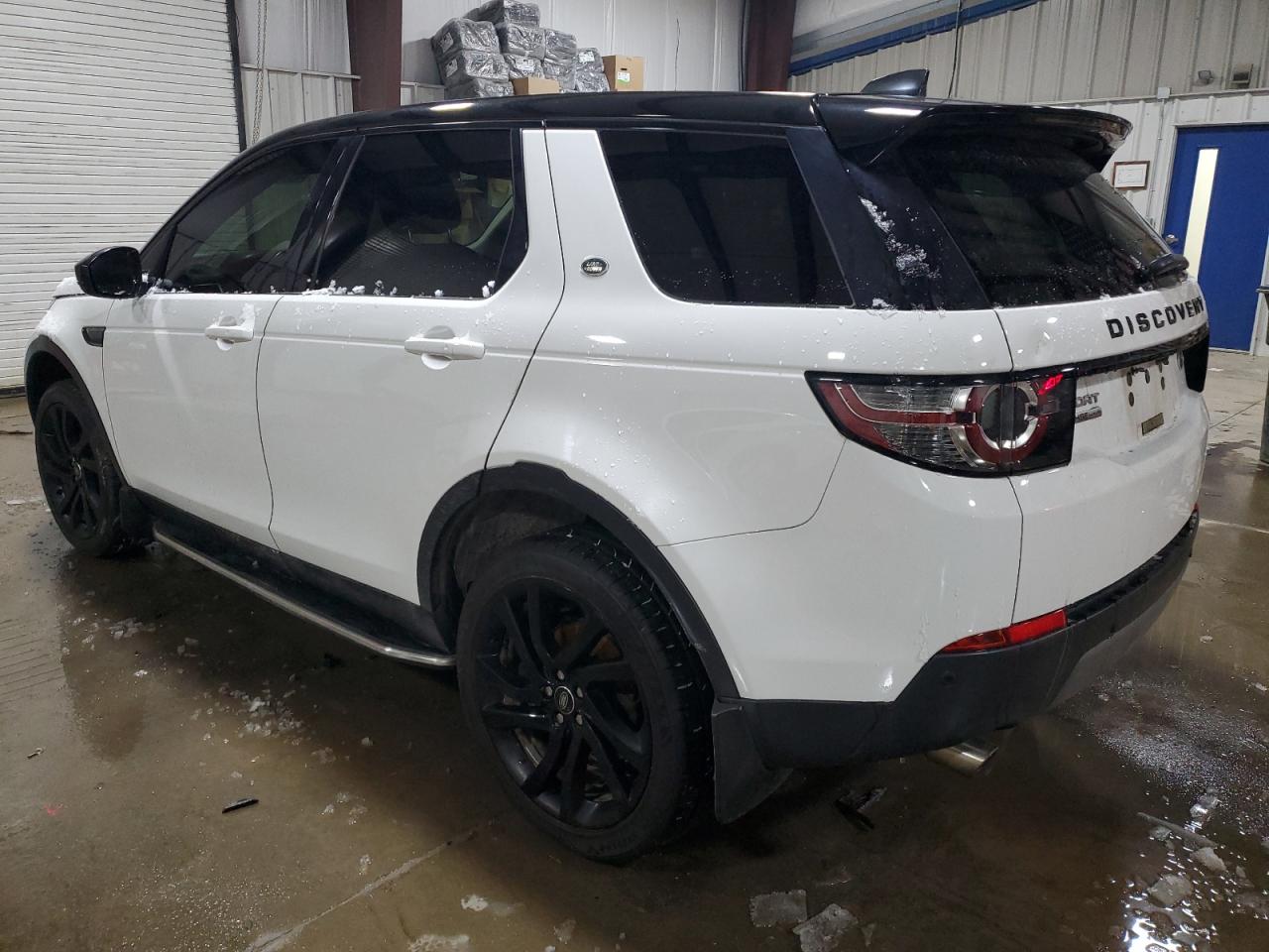 2017 Land Rover Discovery VIN SALCT2BG1HH651458 Copart auction photo, minor dent/scratches damage thumbnail 2