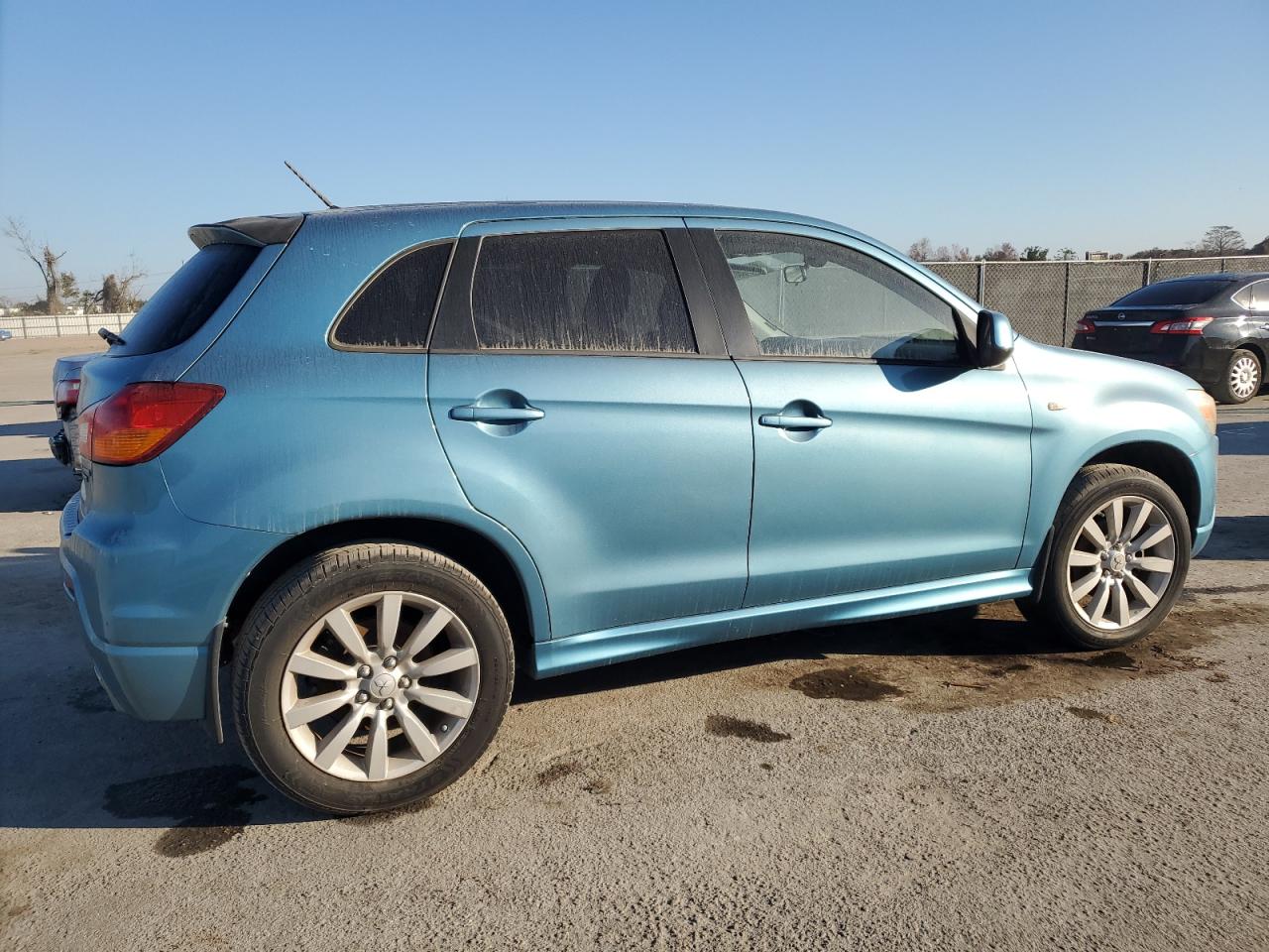 2011 Mitsubishi Outlander VIN JA4AP4AU5BZ001873 Copart auction photo, normal wear damage thumbnail 3