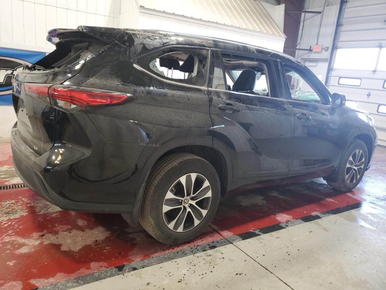 2021 Toyota Highlander VIN 5TDGZRBH2MS528007 Copart auction photo, all over damage thumbnail 3