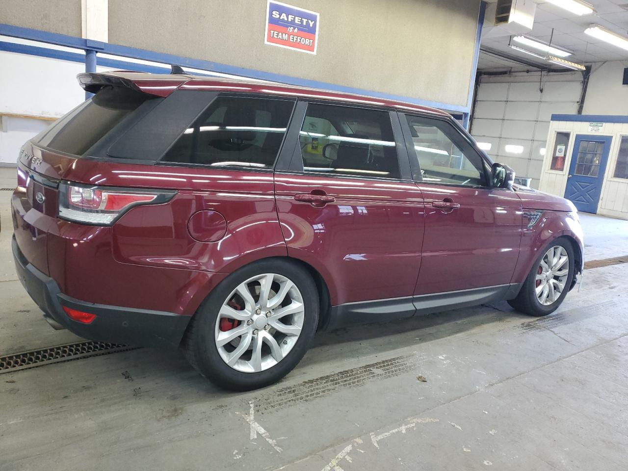 2016 Land Rover Range Rover VIN SALWR2EF5GA590573 Copart auction photo, front end damage thumbnail 3