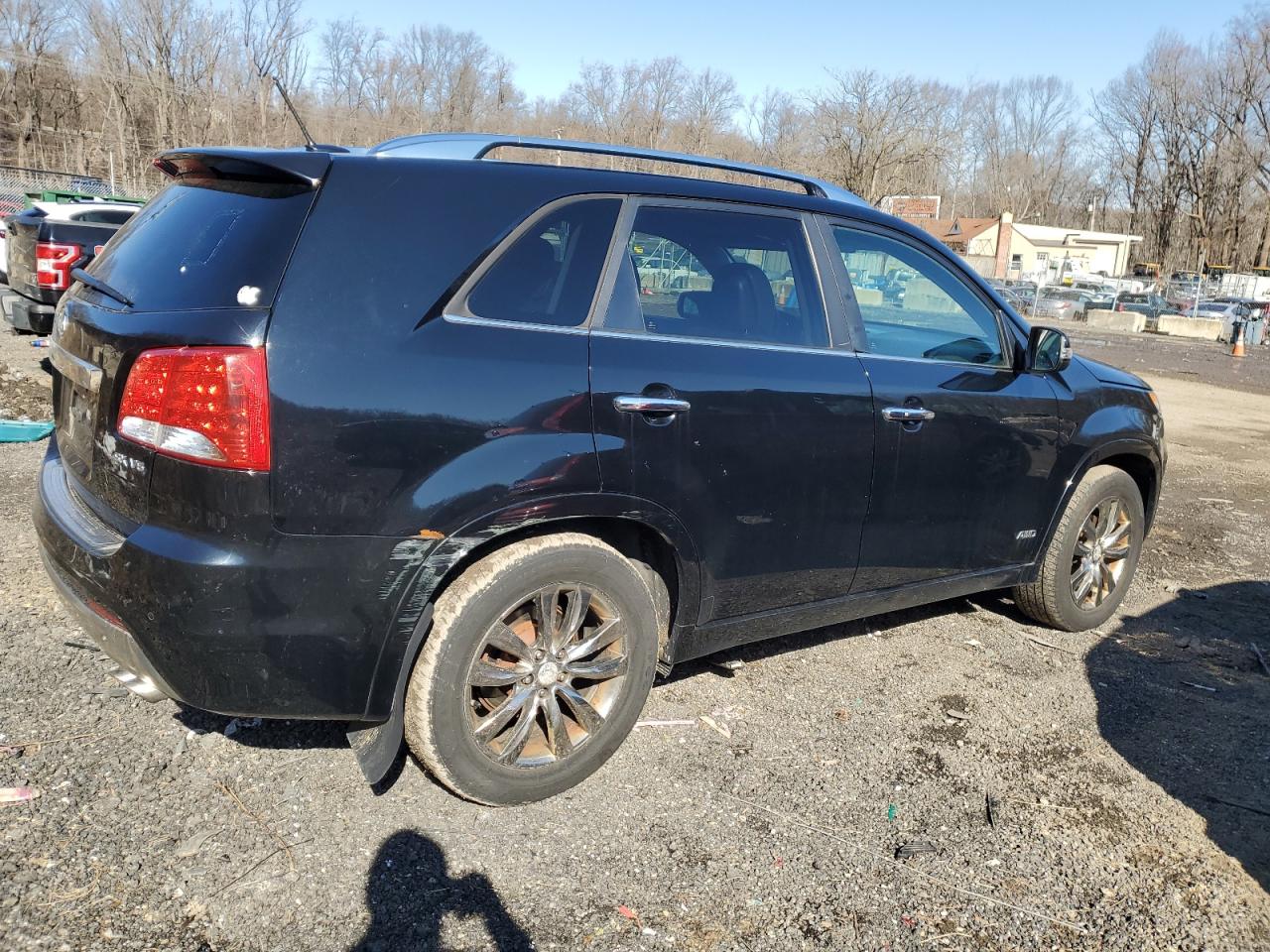 2013 KIA Sorento VIN 5XYKWDA23DG387724 Copart auction photo, mechanical / minor dent/scratches damage thumbnail 3