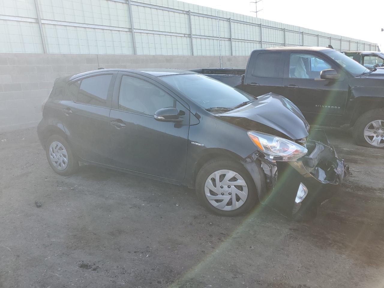 2016 Toyota Prius VIN JTDKDTB30G1115398 Copart auction photo, front end damage thumbnail 4