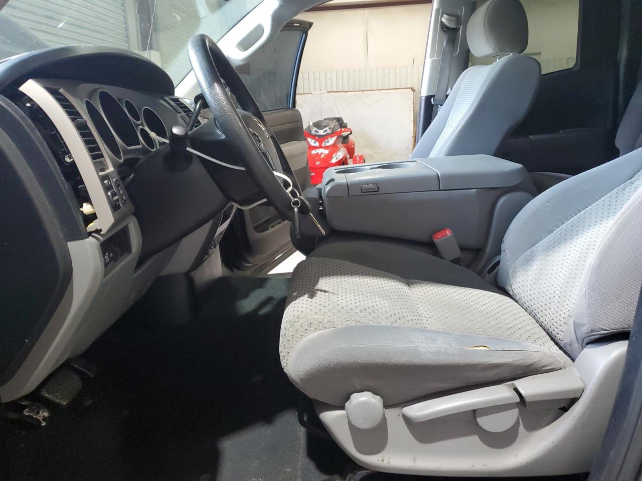2013 Toyota Tundra VIN 5TFRM5F1XDX051981 Copart auction photo, rear end / minor dent/scratches damage thumbnail 7