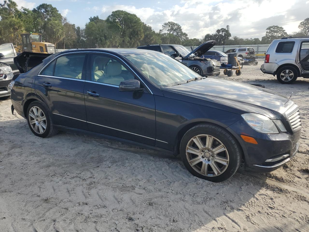 2013 Mercedes-Benz E-klasse VIN WDDHF5KB3DA719858 Copart auction photo, rear end damage thumbnail 4
