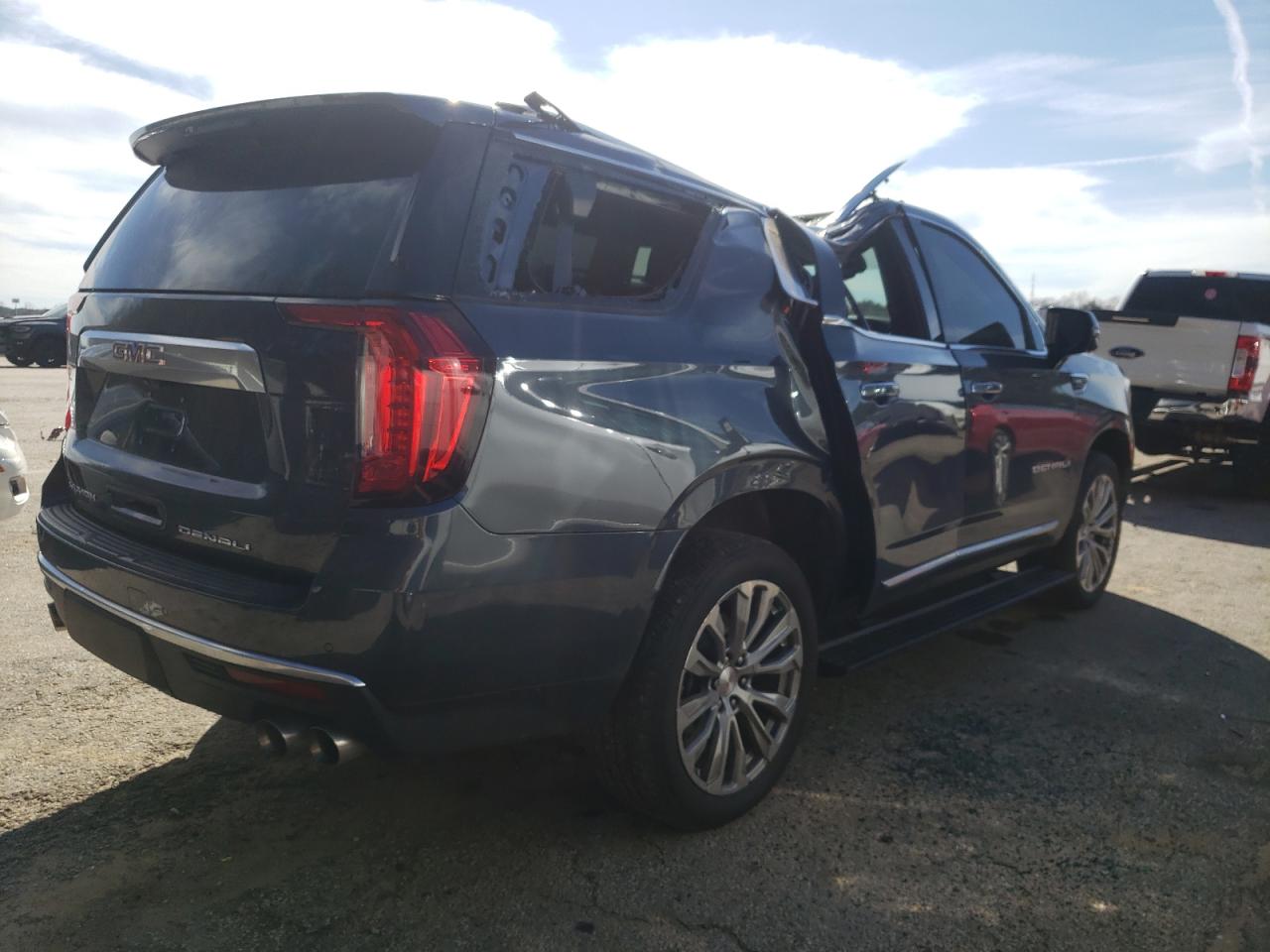 2021 GMC Yukon VIN 1GKS2DKL2MR289423 Copart auction photo, top/roof damage thumbnail 3