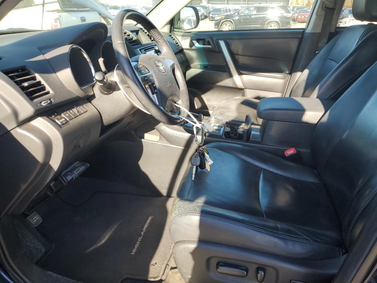 2013 Toyota Highlander VIN 5TDBK3EH9DS241982 Copart auction photo, front end / side damage thumbnail 7