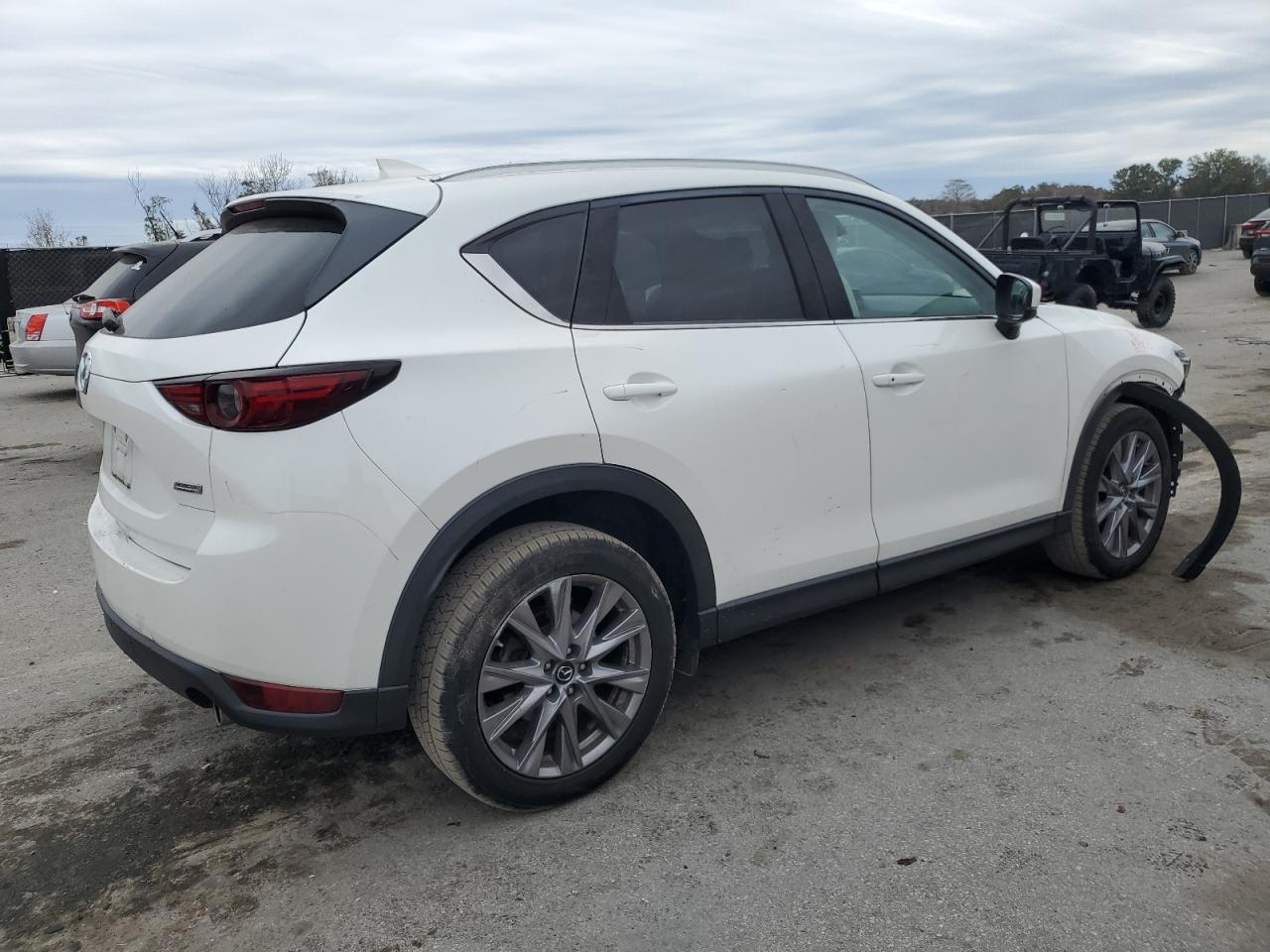 2019 Mazda CX-5 VIN JM3KFADM5K1647251 Copart auction photo, front end / minor dent/scratches damage thumbnail 3